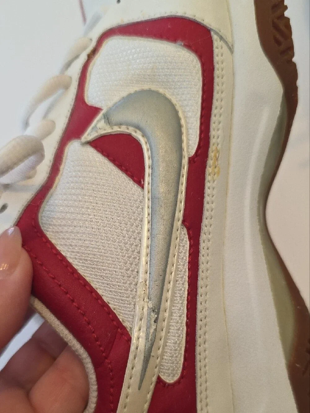 Nike Multi Court 7 Vintage White Red Indoor Sports Gym Sneakers Womens Size 8.5